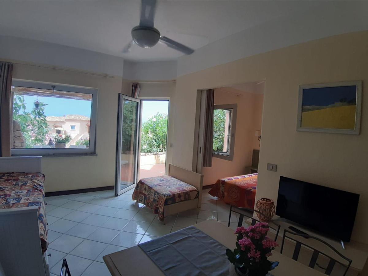 Appartamento Panoramico Calarossa Sardegna 이솔라 로사 외부 사진